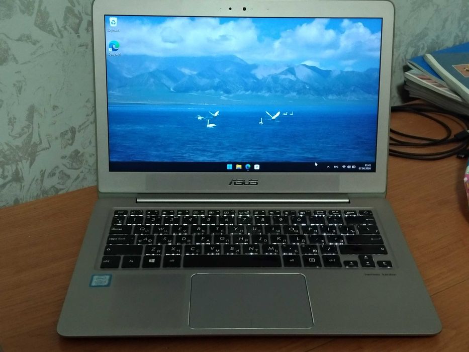 Asus Zenbook UX330U