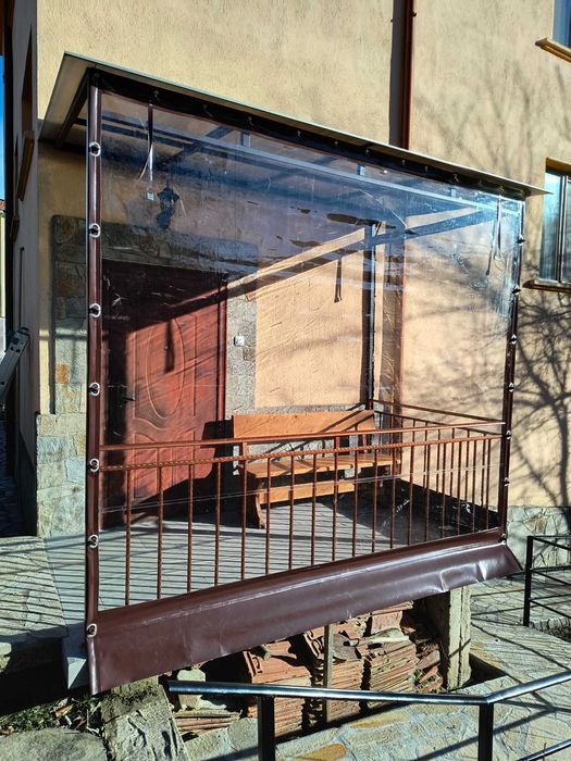 Ветроупорни завеси за навеси