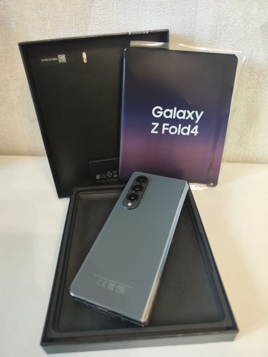 Samsung Galaxy Z Fold4 12/256 ГБ