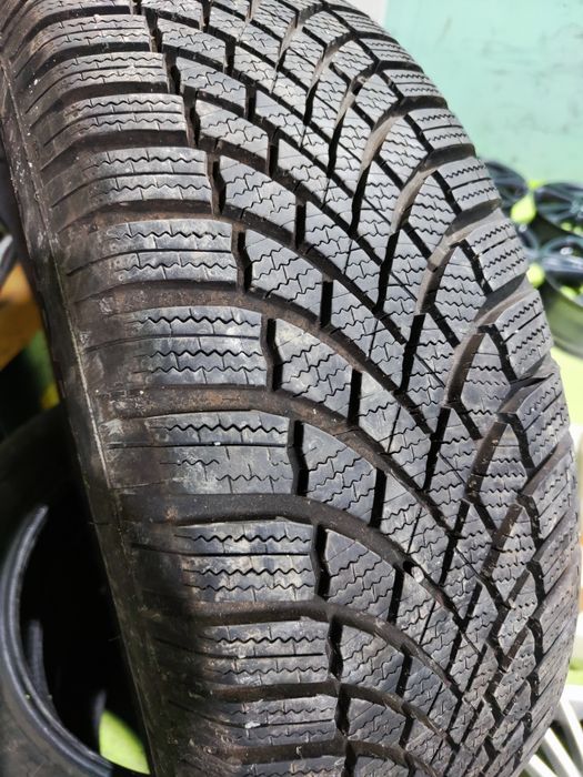2 бр зимни 215/60/17 Bridgestone 2024г