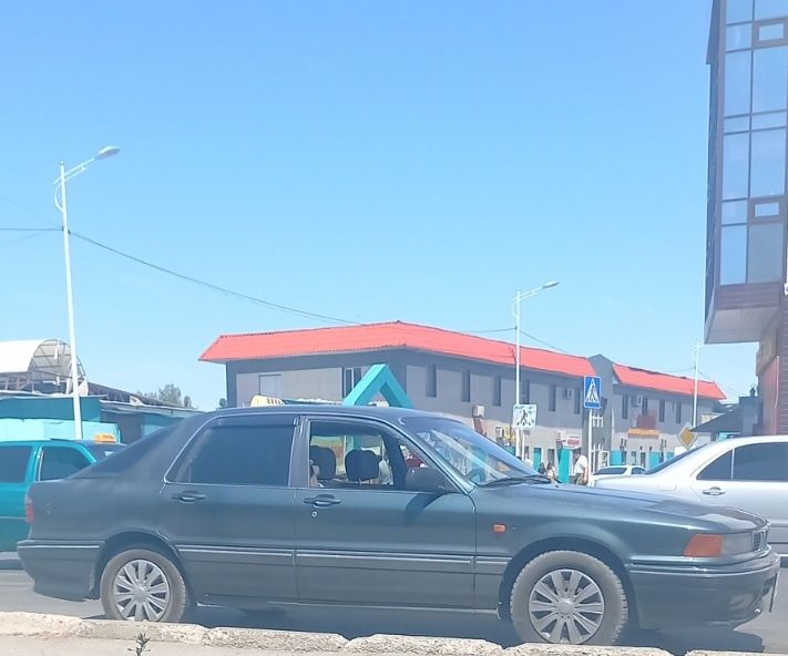 Митсубиси Галант