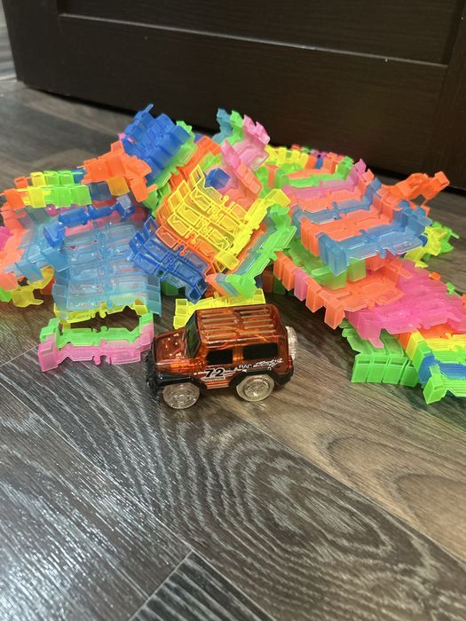 Игрушка, машинки.