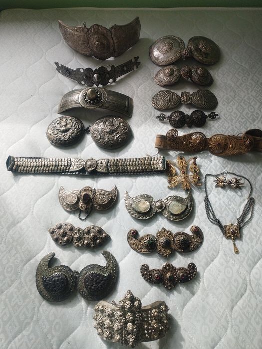 Стари възрожденски пафти.