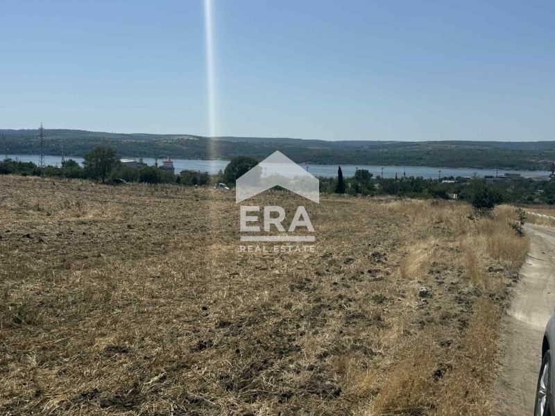 Ексклузивен парцел за продажба със статут на земеделска земя в село Ез