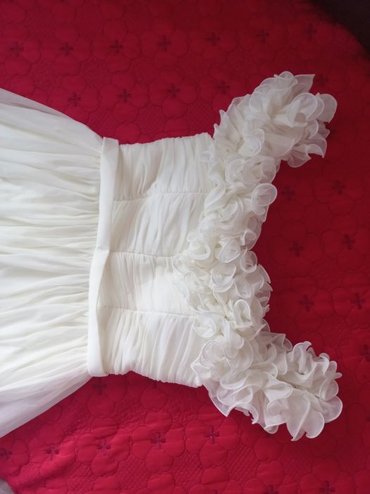 Vând rochiță în stare impecabilă