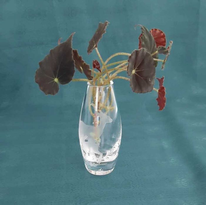 Голяма ваза от Юск и 3 малки вазички (чешка, шотландска и китайска)