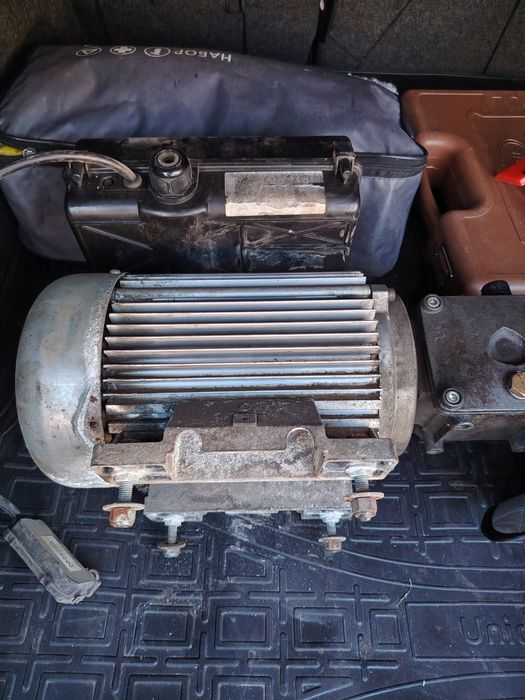 Продам электродвигатель