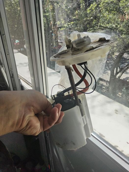 Vând pompa benzina Opel Astra j