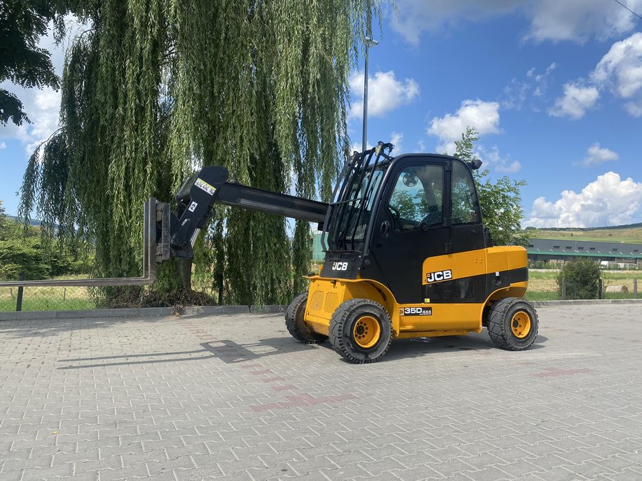 De vanzare sau da inchiriat stivuitor Jcb 4x4 cu brat telescopic
