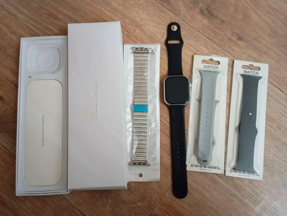 Продам айфон с часами и наушниками iphone,