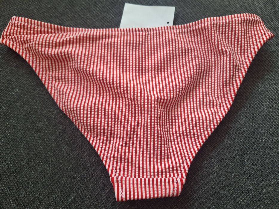 Slip (costum de baie) nou