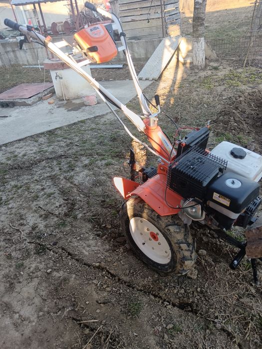 Vând motocultor Ruris 18cp