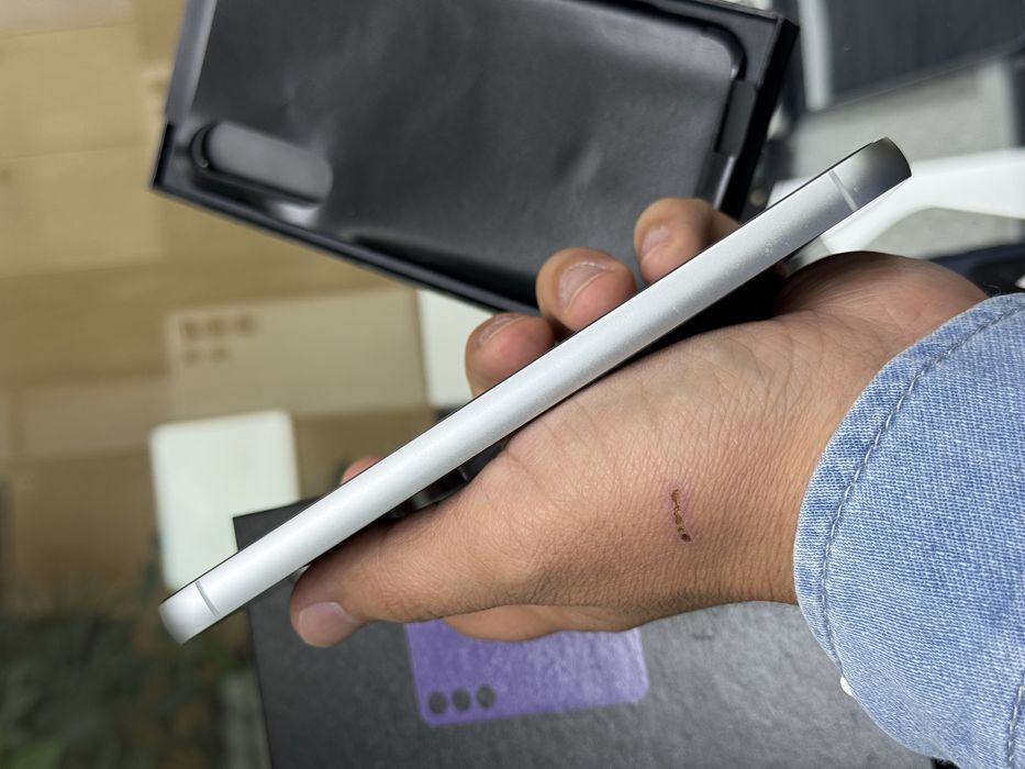 Samsung s23 FE 8/256Gb