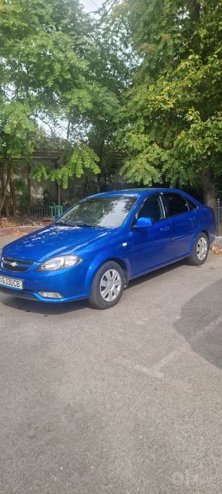 Jentra 1.5 sotladi kraskasi orqa kriloda petno bor qogani toza