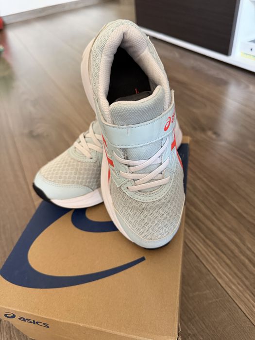 Маратонки Asics