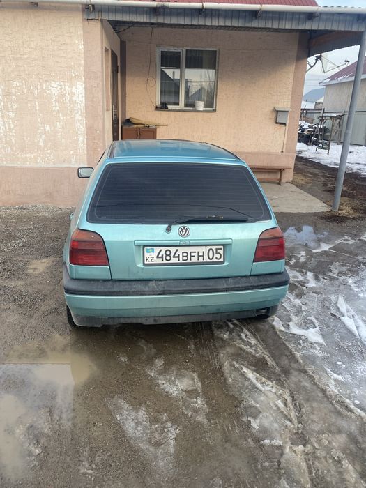Продам срочно гольф 3