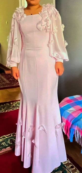 Вечерний платья тез арада сатылады.