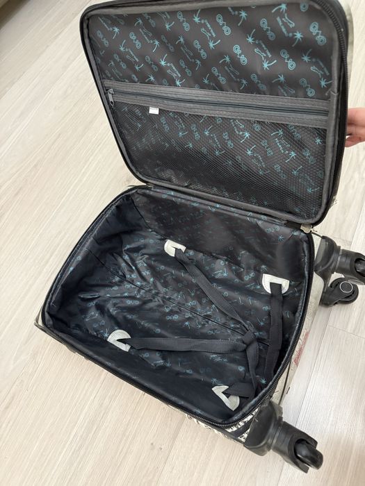 Чемодан компактный