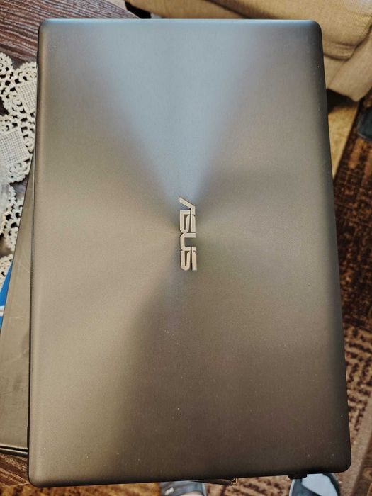 ASUS X550L - Използван, много добре запазен с допълнително RAM и SSD