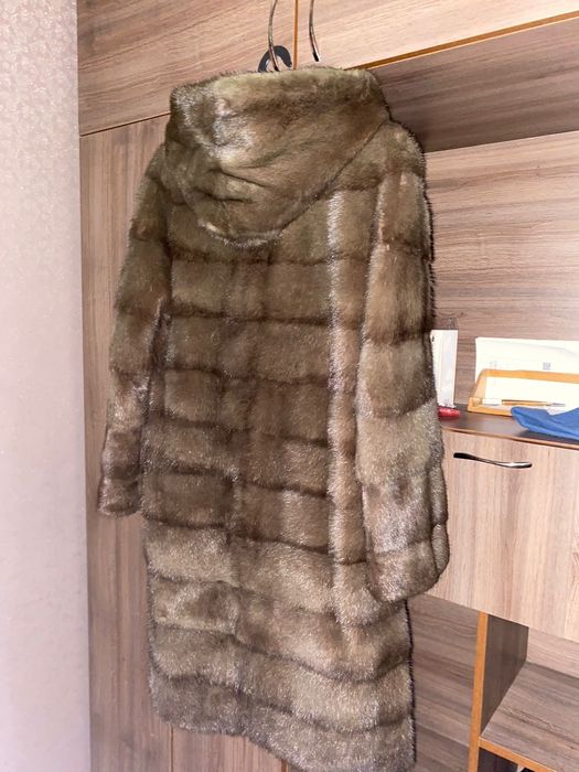 Продам норковую шубу.