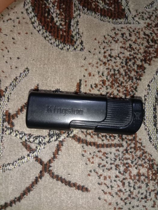 USB флешка 32 гига с виндой