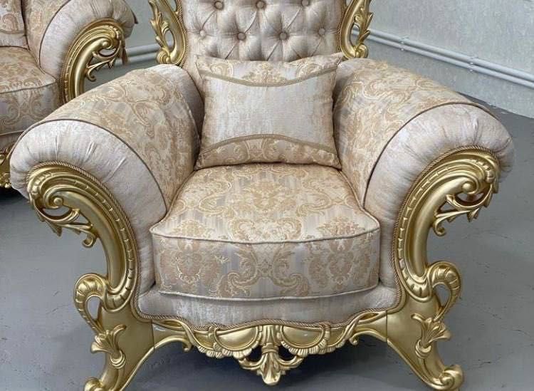 Продам диван с креслами