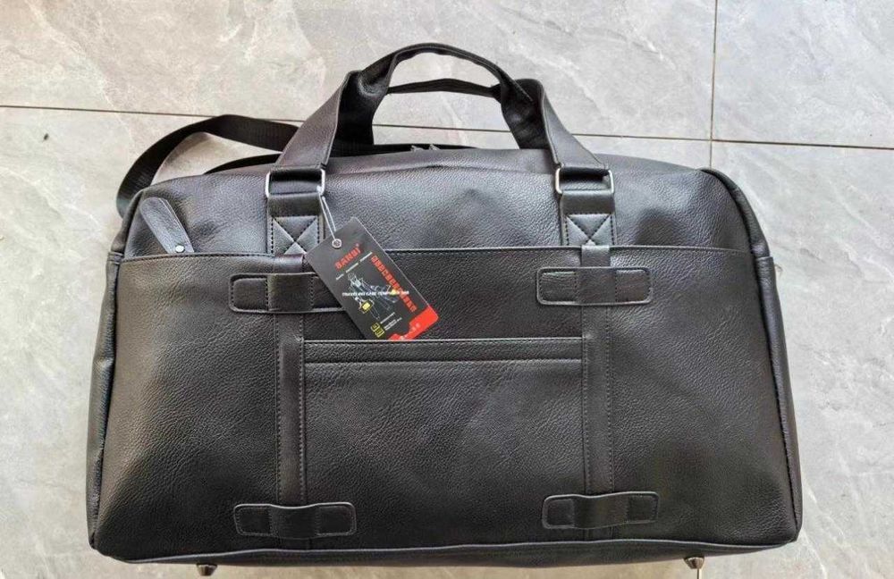 Стильные  кожаные дорожные сумки (0668)