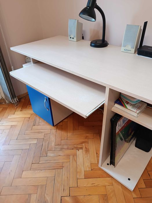 Ученическо бюро.