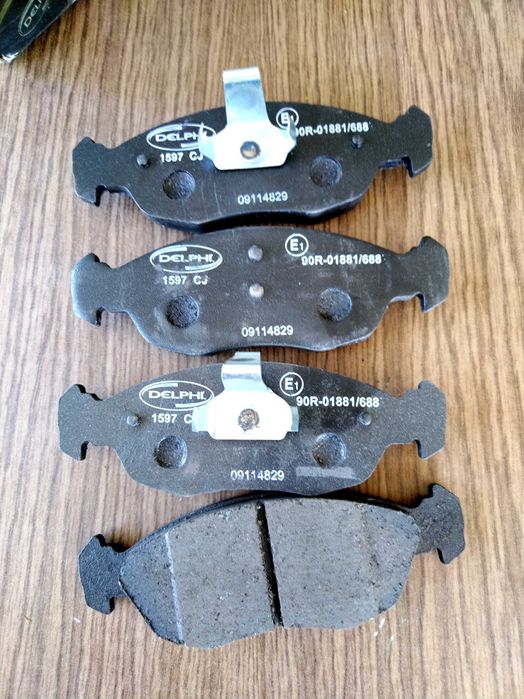 Предни спирачни накладки DELPHI, ЗА CITROËN SAXO И PEUGEOT 106
