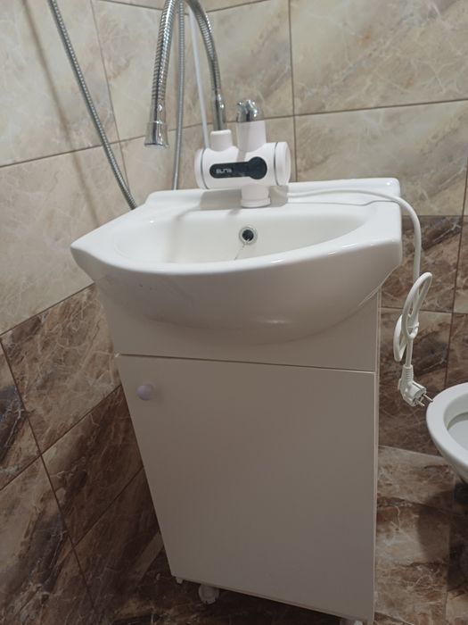 ПВЦ  шкаф с мивка за баня