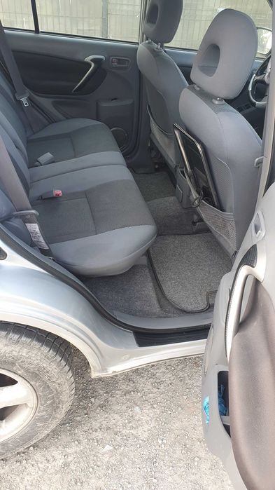 Vand Toyota Rav 4 an 2003