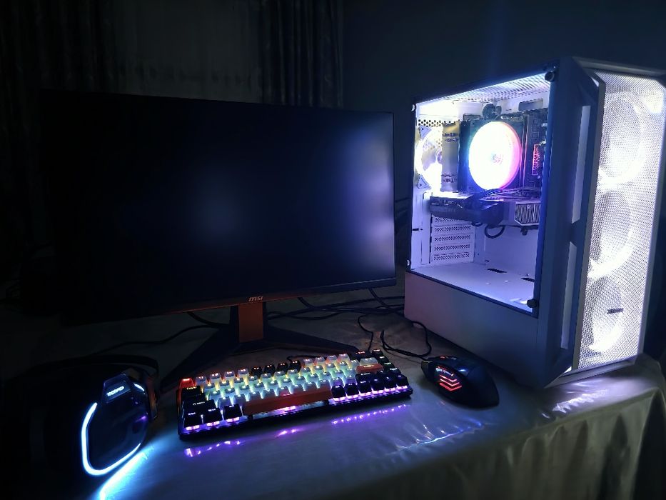 Gaming PC RTX5060 8GB | i5-12400F | 16GB RAM | MSI 25" 300