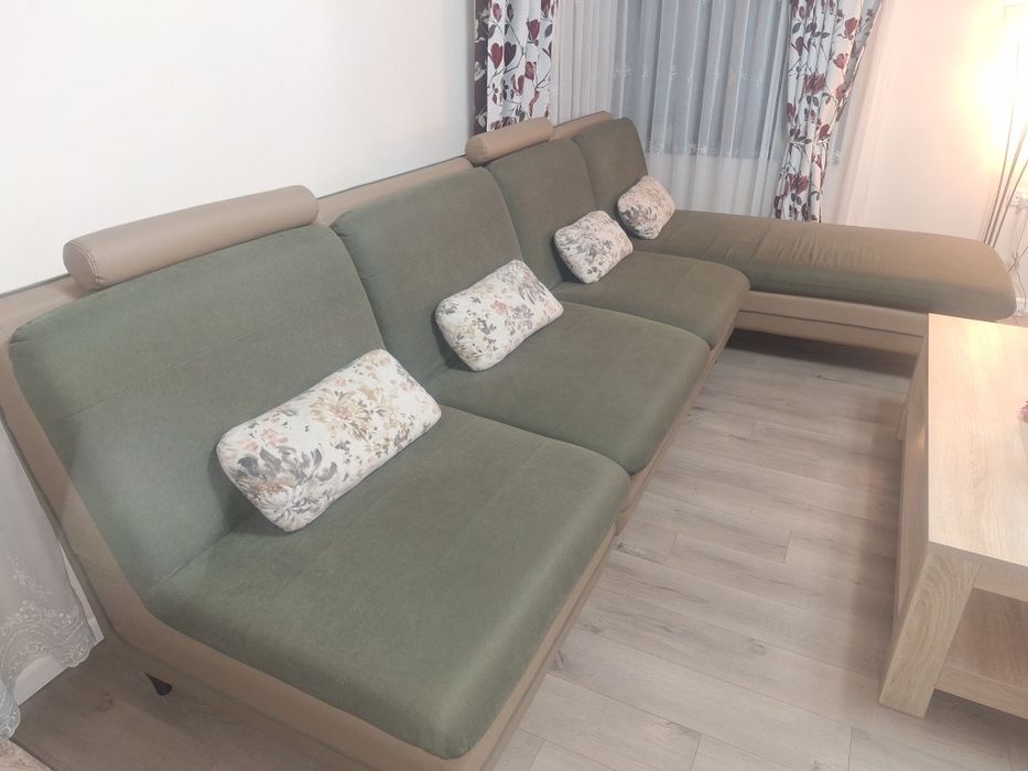 Vand Coltar modular cu taburete