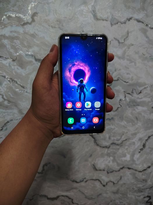 Samsung A30 Sotiladi holati ideal tinniq