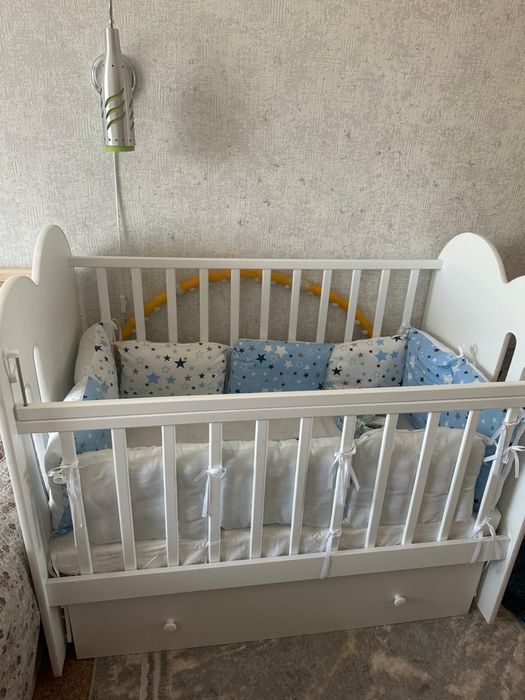 Продам кровать детскую 124х70