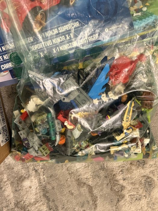 Parti Lego, Minifigurine, instructiuni si seturi originale