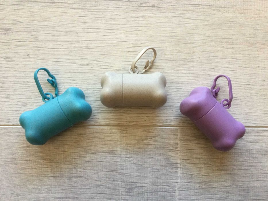 НОВИ диспенсери / контейнери за хигиенни торбички за куче от Италия