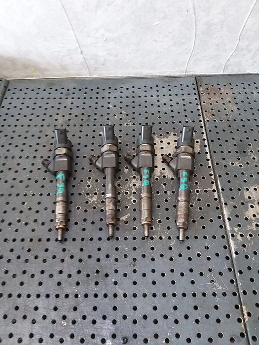 Injector 1.9 dci renault scenic 2 8200100272 0445110110b