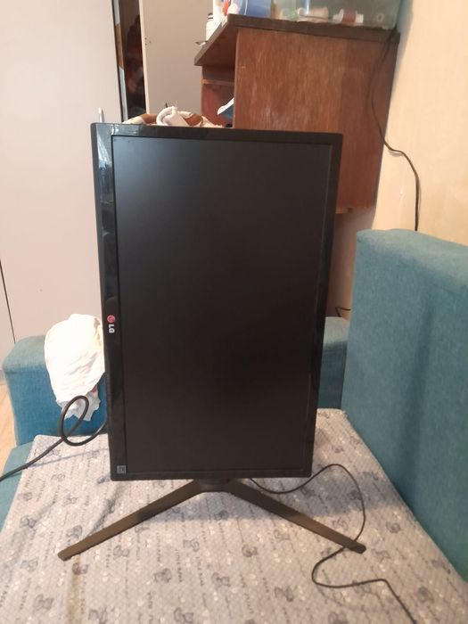 Монитор 22д LG .