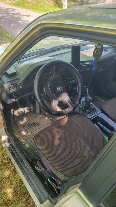 BMW E30 1984 Jahongir