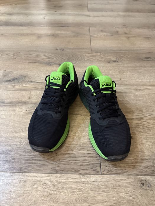 Мужчкие оригинальные кроссовки Asics
