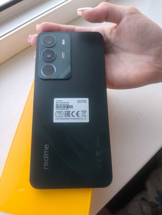 Продам телефон realme
