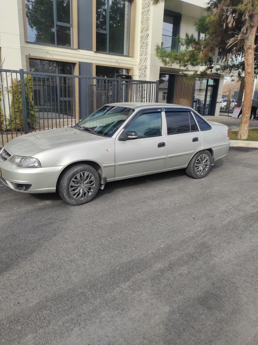 Продам нексию 2 ,-1,5мотор