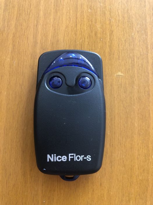 Пульт NICE Flor-s для ворот и шлагбаумов