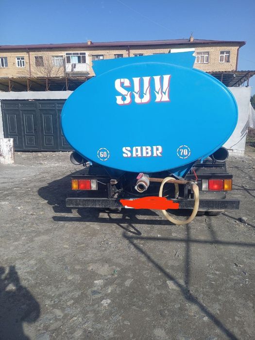 Isuzu vodovoz...