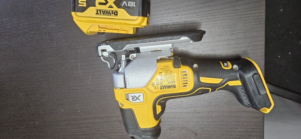 Soricel/decupir Dewalt DCS 335