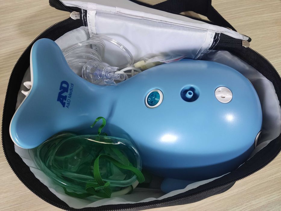 Продам компрессионный ингалятор с масками для детей и взрослых.