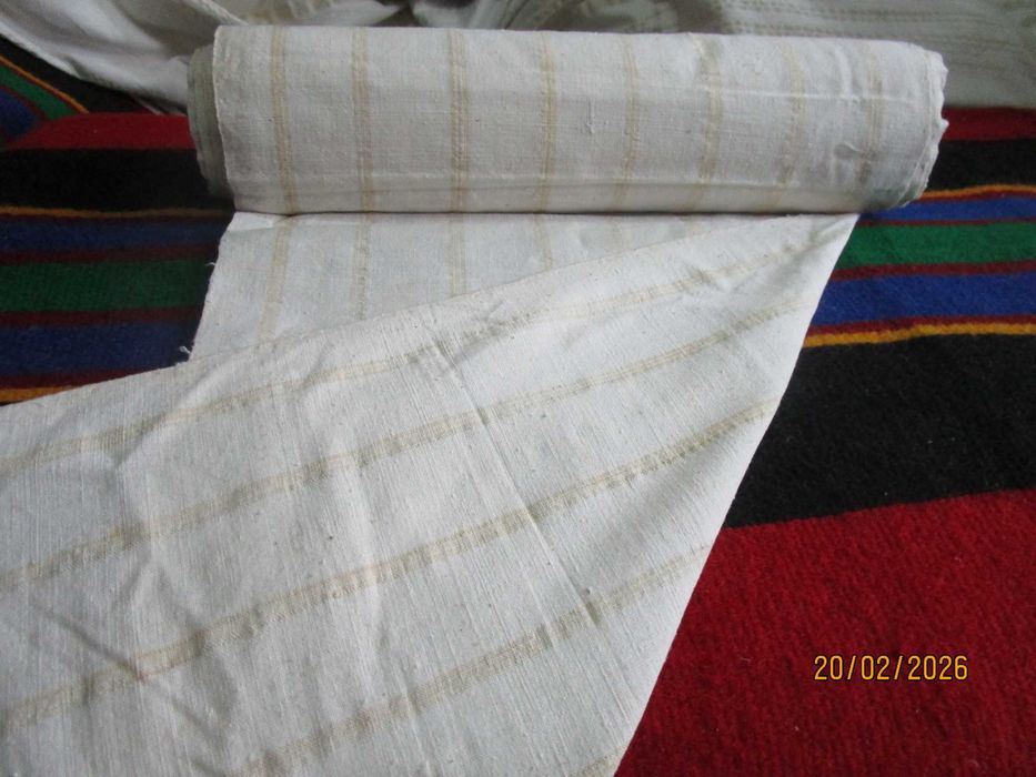 Автентичен кенарен плат с жълти свилени ивици