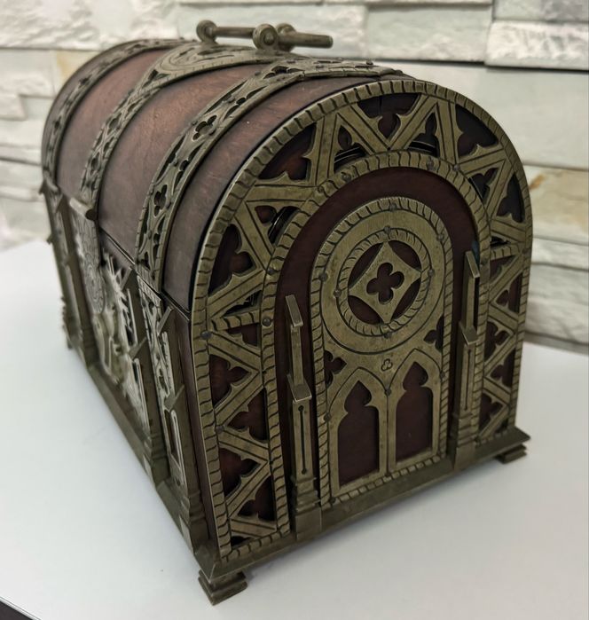 Caseta ornamentata veche /bijuterii/accesorii