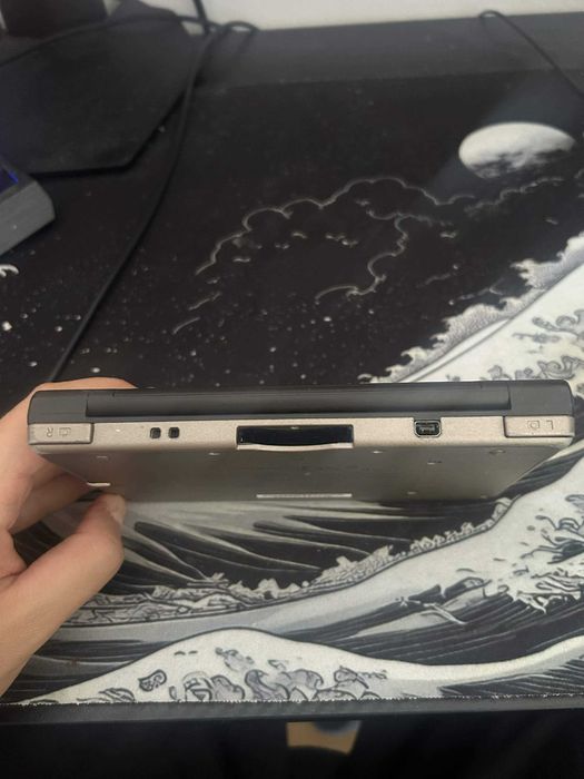 Nintendo DSi XL Bronz with charger and pen